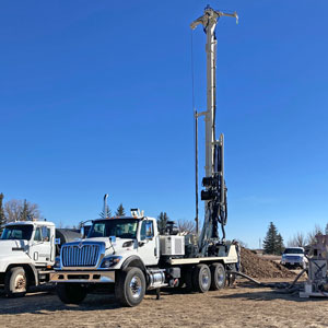 DM450 truck mounted deep water well drilling rig 